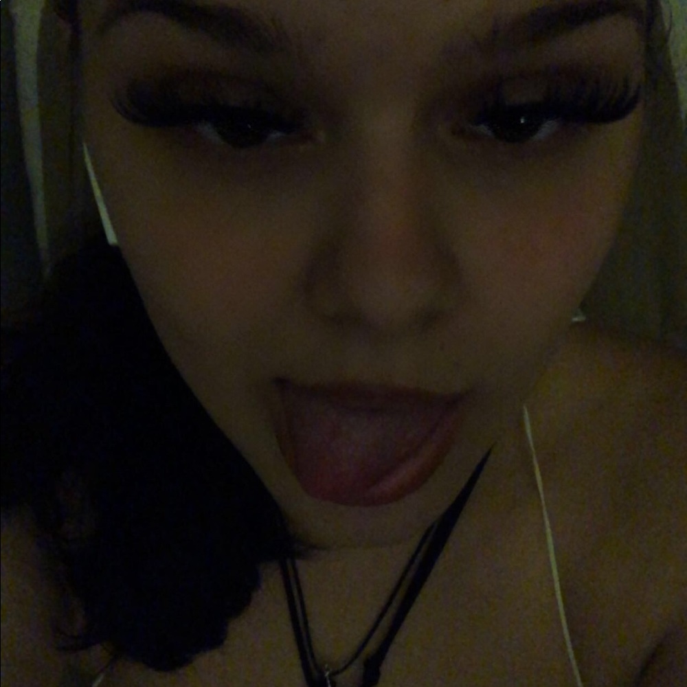 Meet your Posher, Cecelia